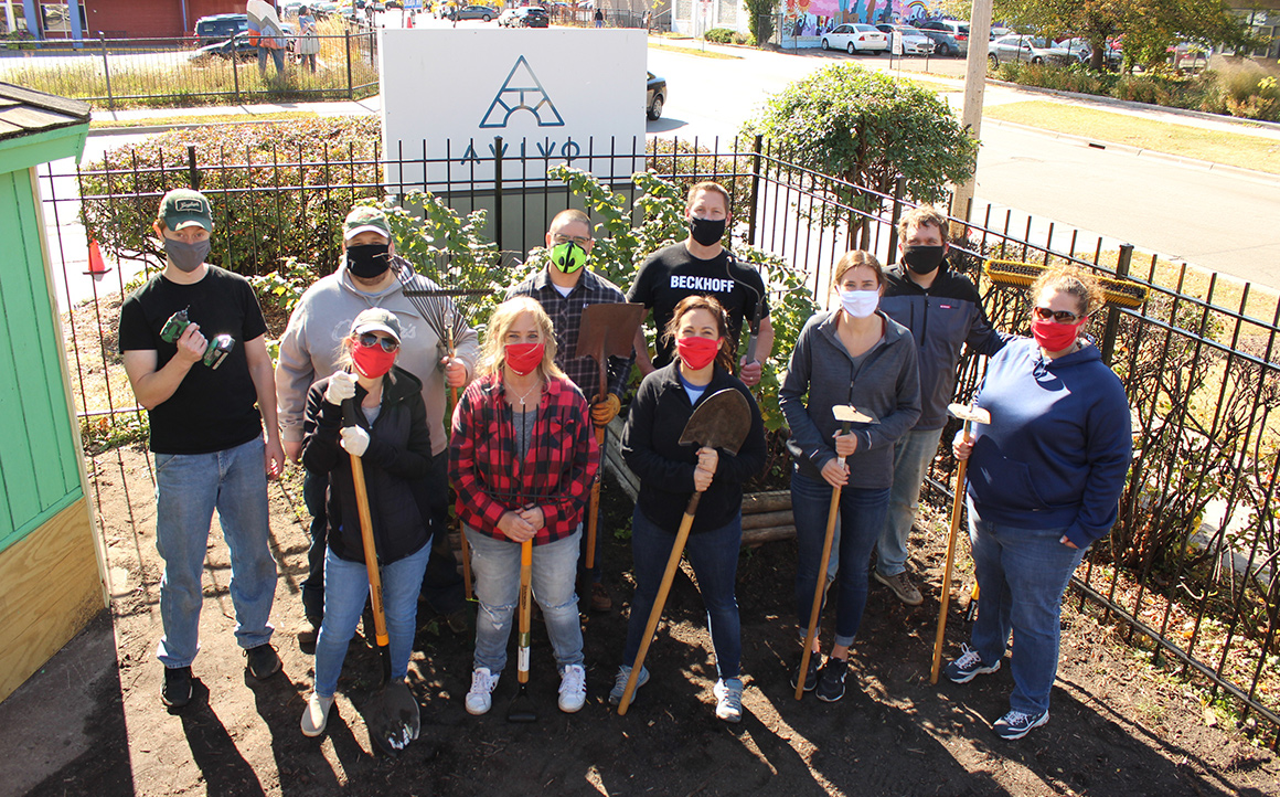 BAUS-Volunteer-Day-1: The Beckhoff USA team at Avivo in Minneapolis.