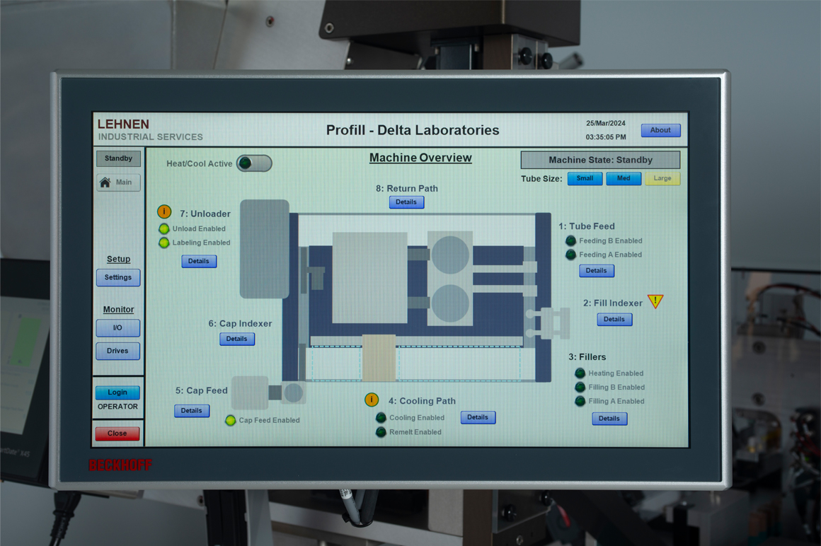 Das Multitouch-Control-Panel CP3918 bietet eine elegante und benutzerfreundliche Bedienoberfläche mit 18,5-Zoll-Display für das Abfüllsystem.