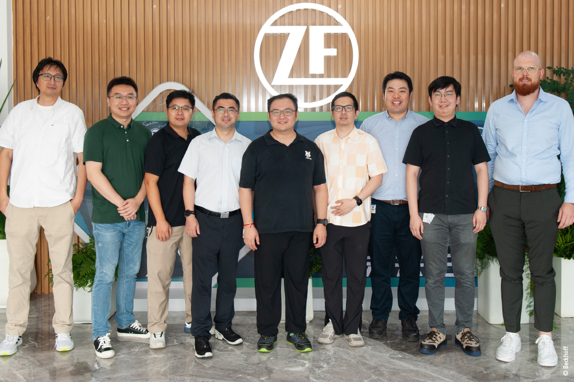 The team from ZF China and Beckhoff China next to Tilman Plaß, Automotive Industry Manager at Beckhoff Automation, on the right.