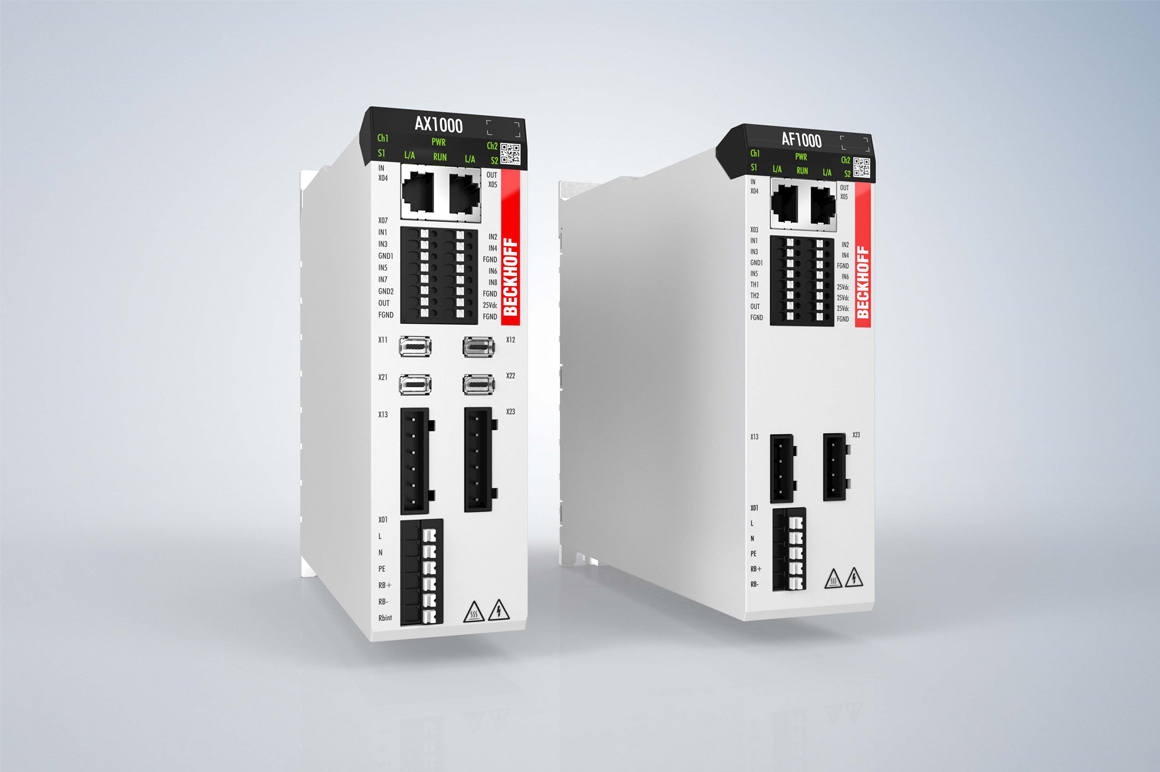 Mit den Servoverstärkern AX1000 (l.) und den Frequenzumrichtern AF1000 (r.) stehen neue optimierte Antriebe für den kleinen bis mittleren Leistungsbereich zur Verfügung.