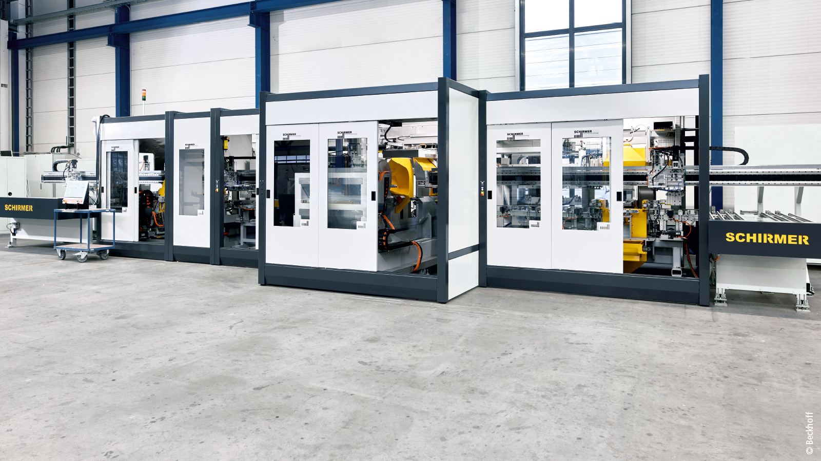 With the MX-System, Schirmer Maschinen GmbH has replaced all the control cabinets previously required for a machine for the first time.