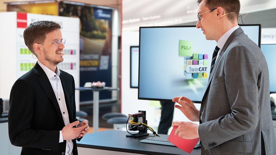 Product manager Jannis Doppmeier explains how the development leap to the TwinCAT CoAgent digital assistant was achieved through the use of AI agents.